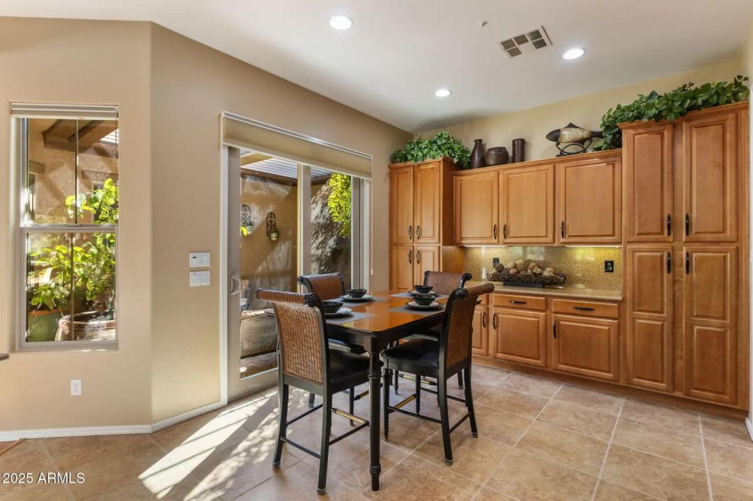 Real Estate Picture 10