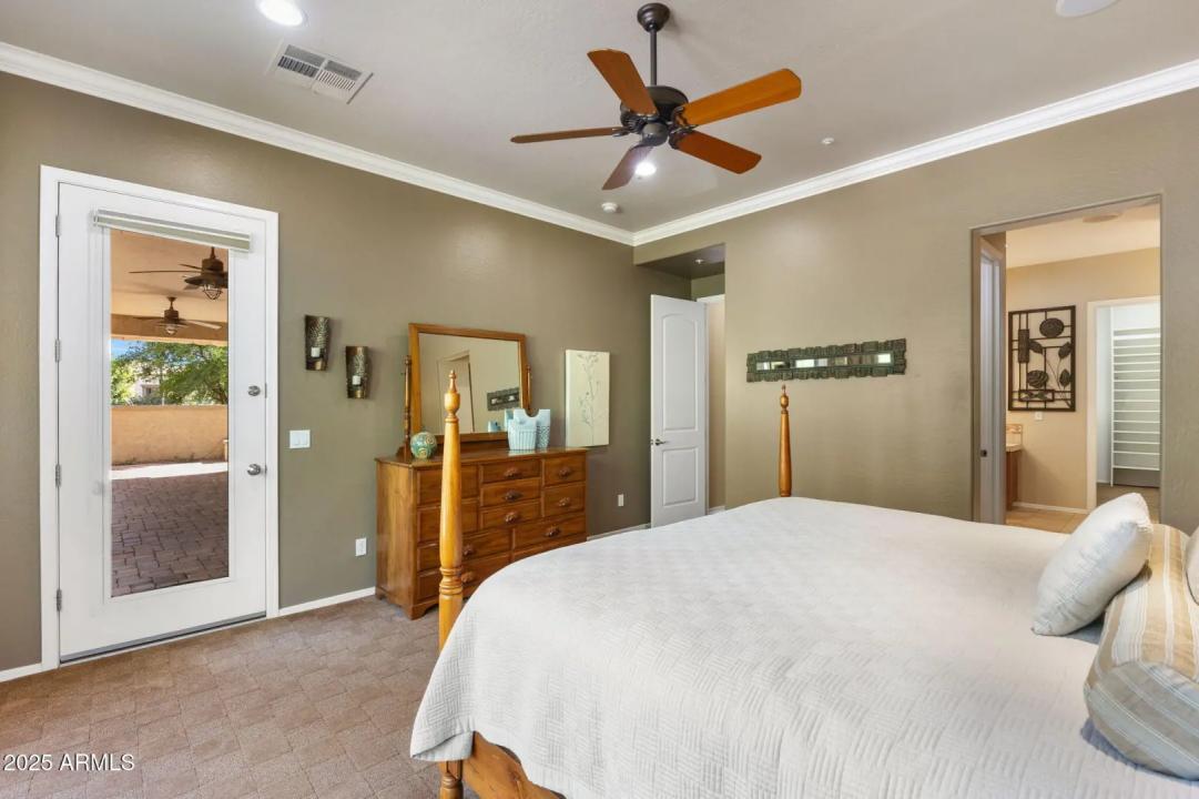 Real Estate Picture 14