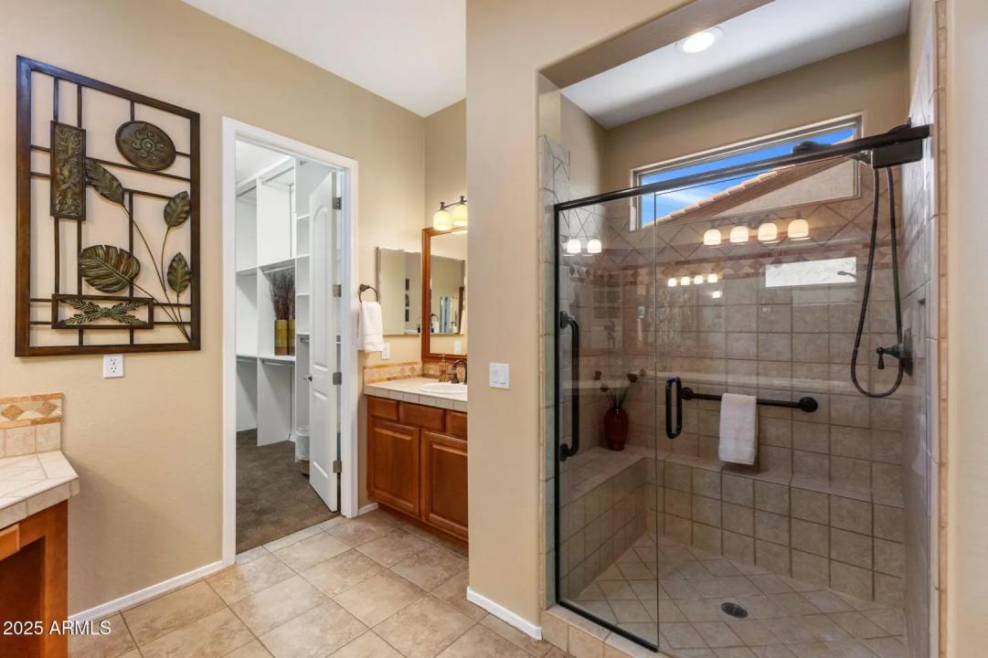 Real Estate Picture 16
