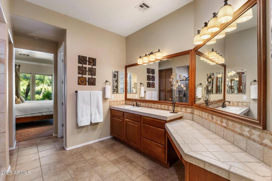 Real Estate Picture 18