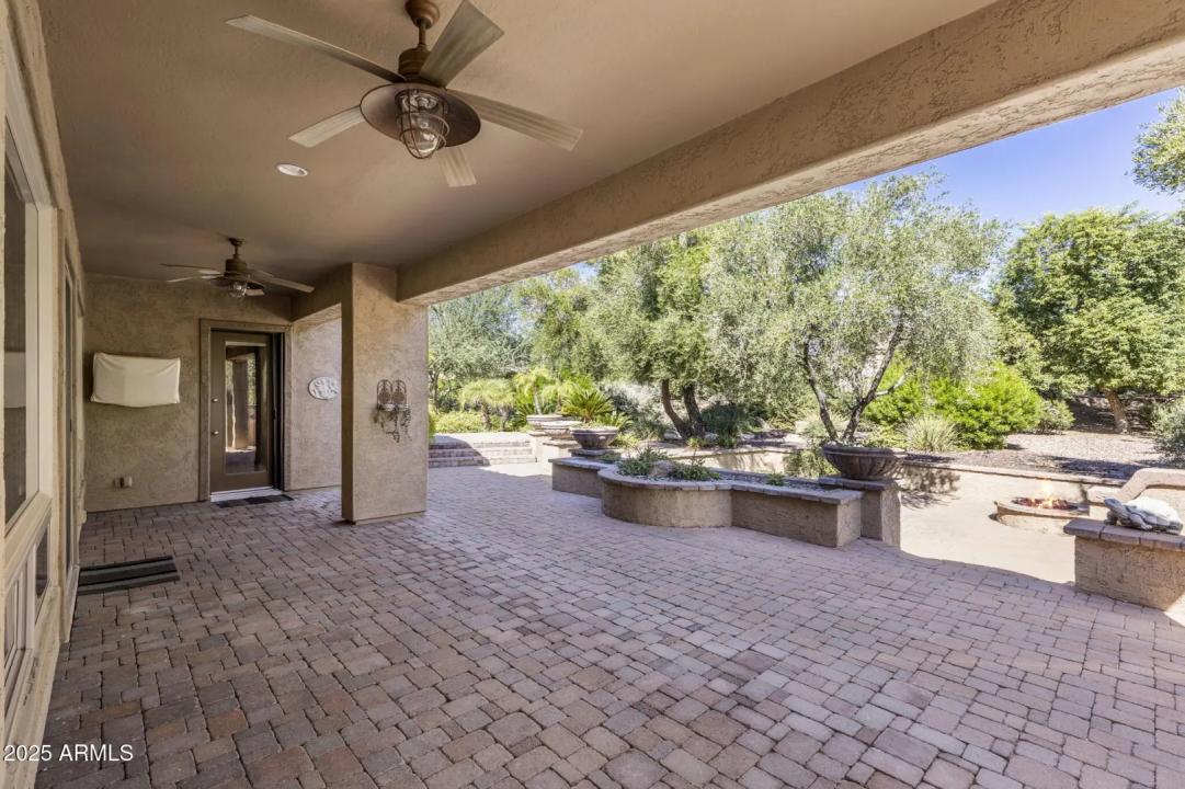 Real Estate Picture 25