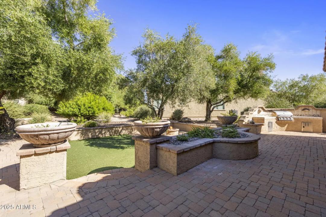 Real Estate Picture 27