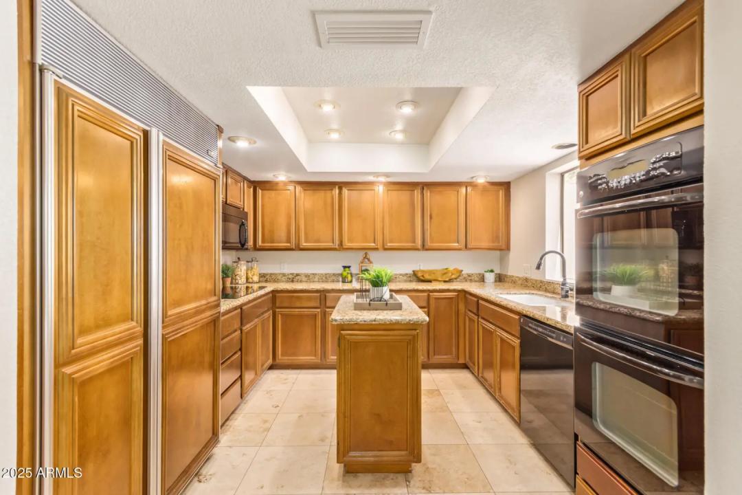 Real Estate Picture 8