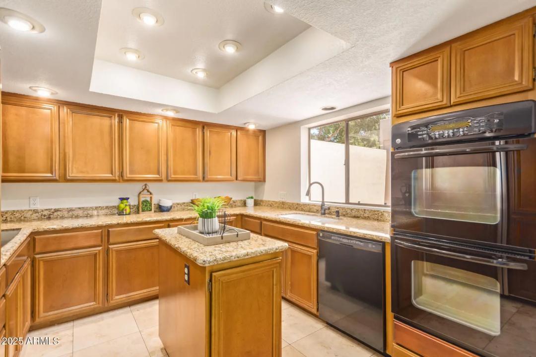 Real Estate Picture 9