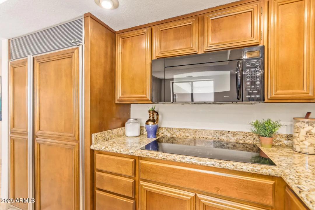 Real Estate Picture 11