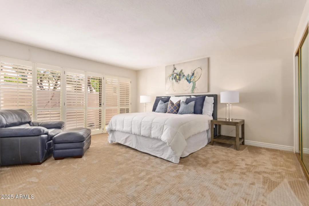 Real Estate Picture 12