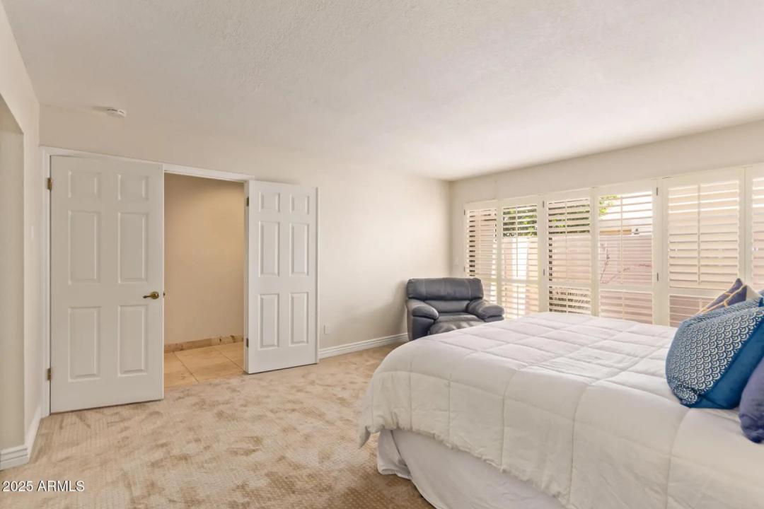 Real Estate Picture 14