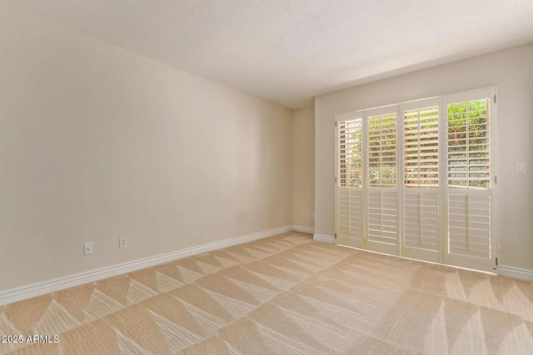 Real Estate Picture 16