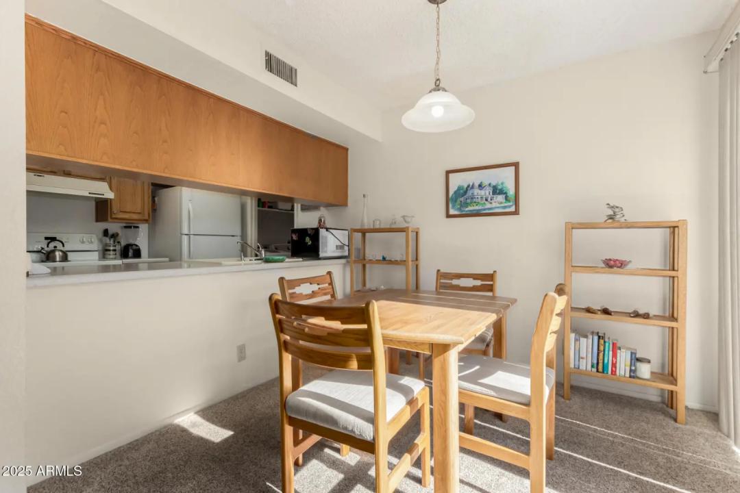 Real Estate Picture 9