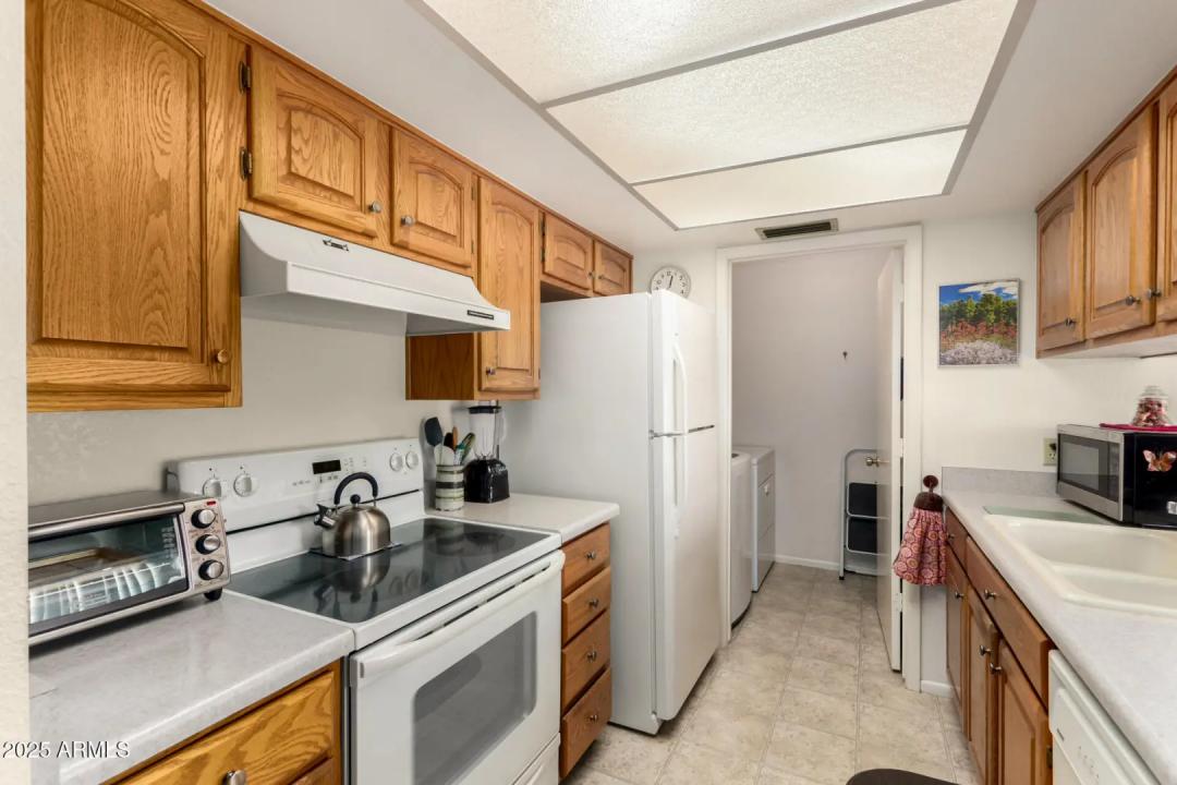 Real Estate Picture 12