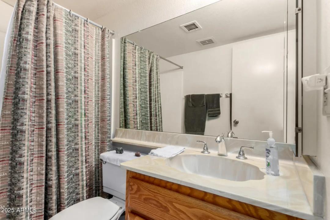 Real Estate Picture 17