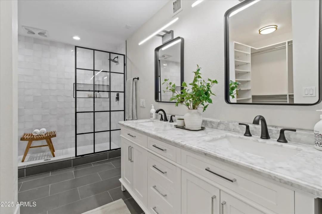 Real Estate Picture 18