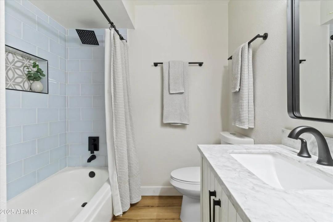 Real Estate Picture 23