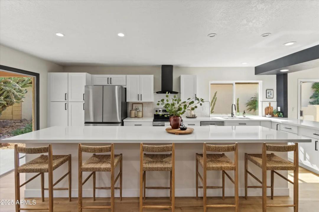 Real Estate Picture 12