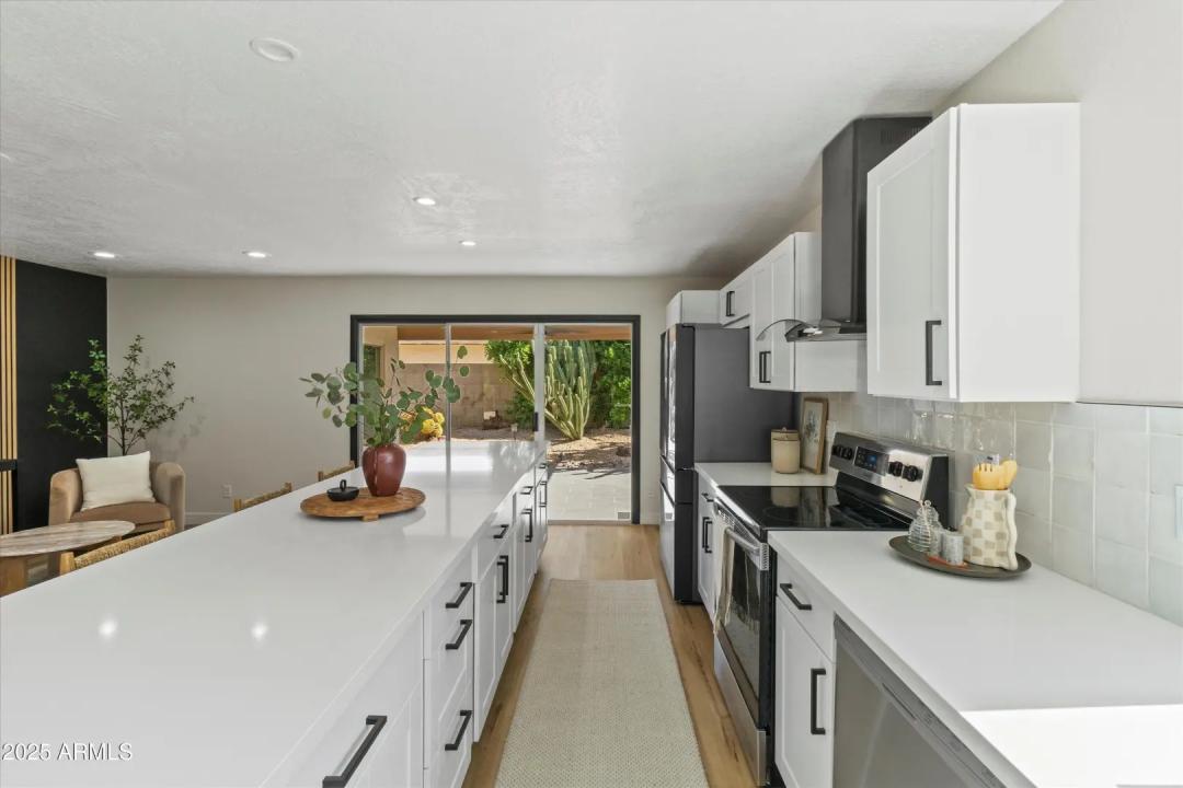 Real Estate Picture 13