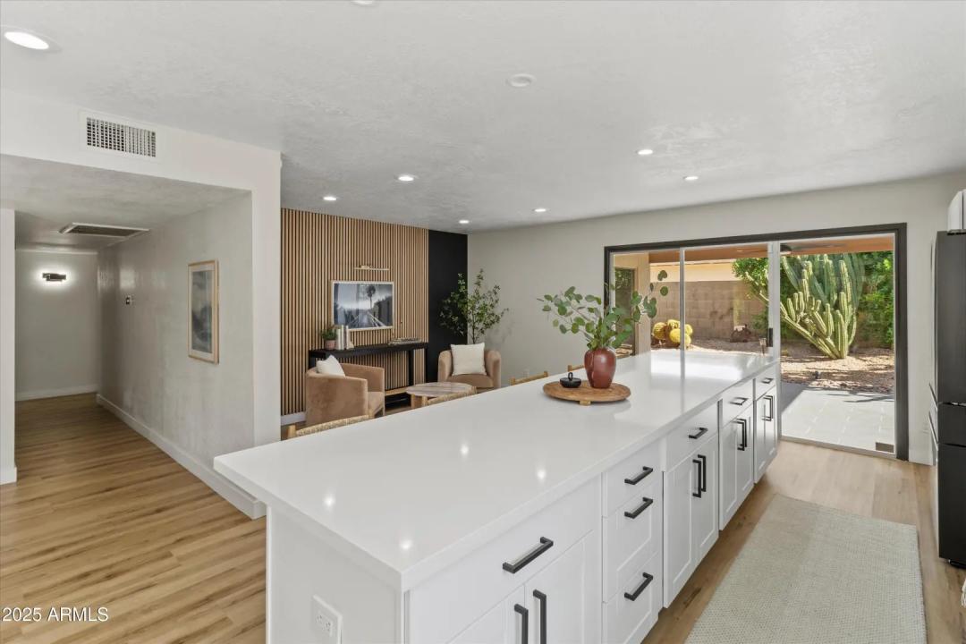 Real Estate Picture 15