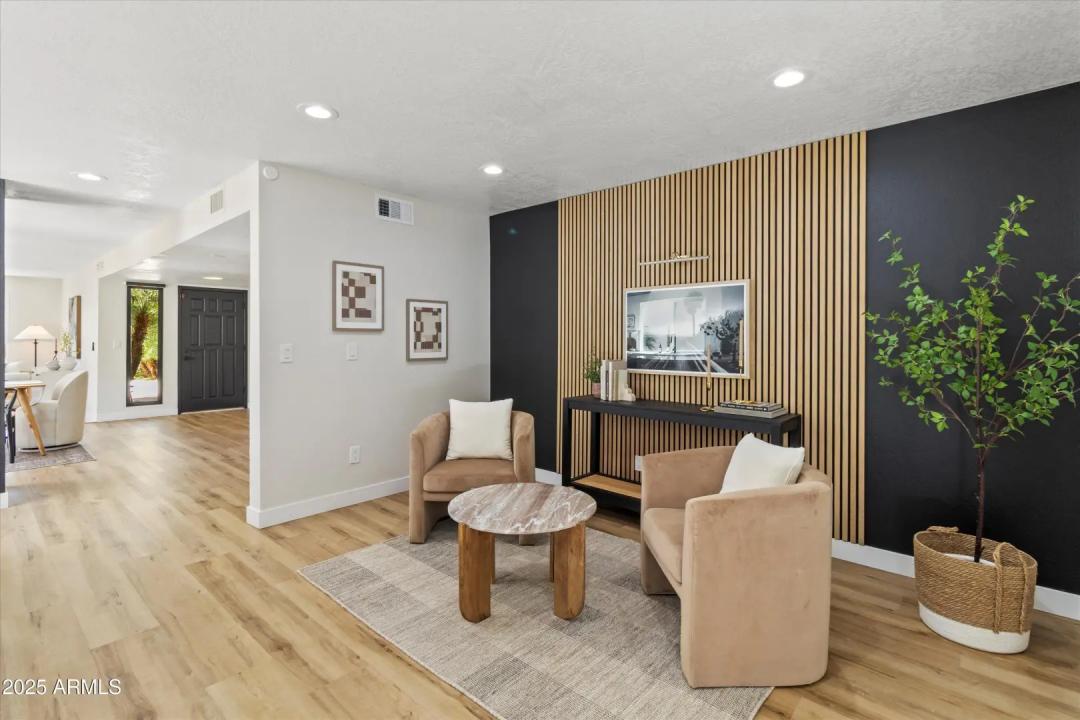 Real Estate Picture 4