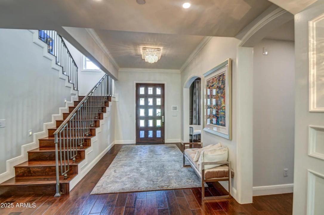 Real Estate Picture 3