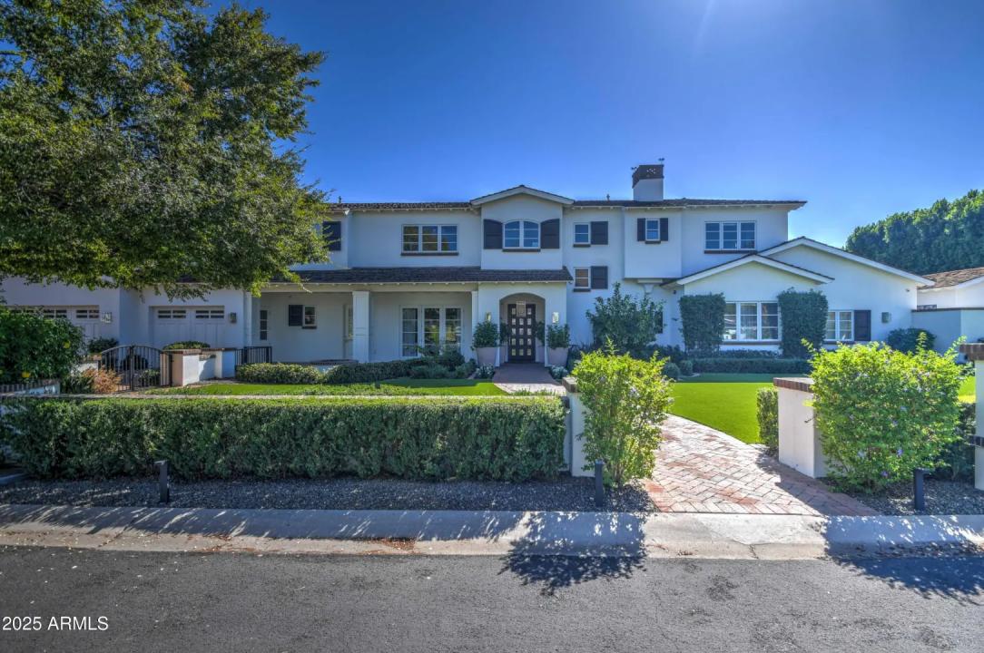 5819 E CALLE DEL MEDIA Phoenix AZ 85018