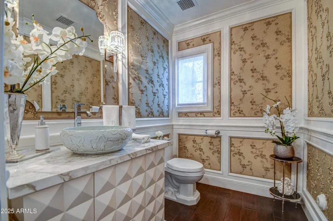 Real Estate Picture 16