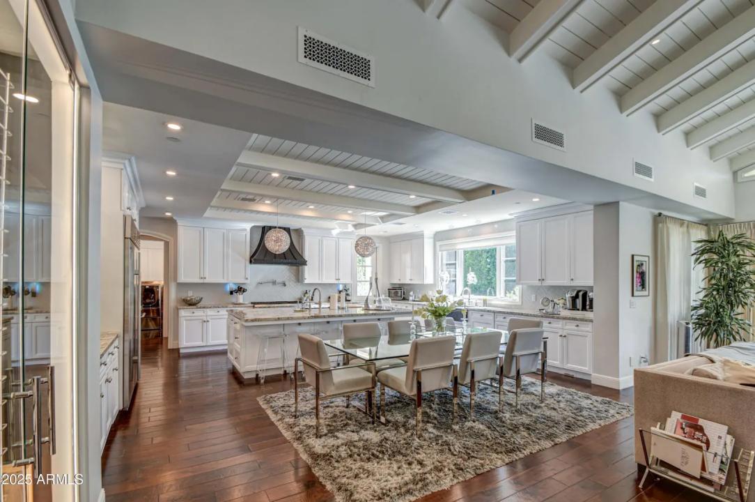 Real Estate Picture 9