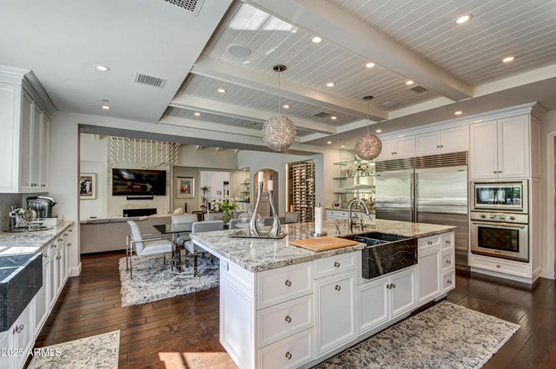 Real Estate Picture 10