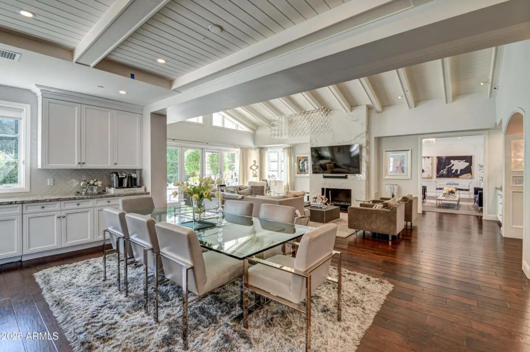 Real Estate Picture 8