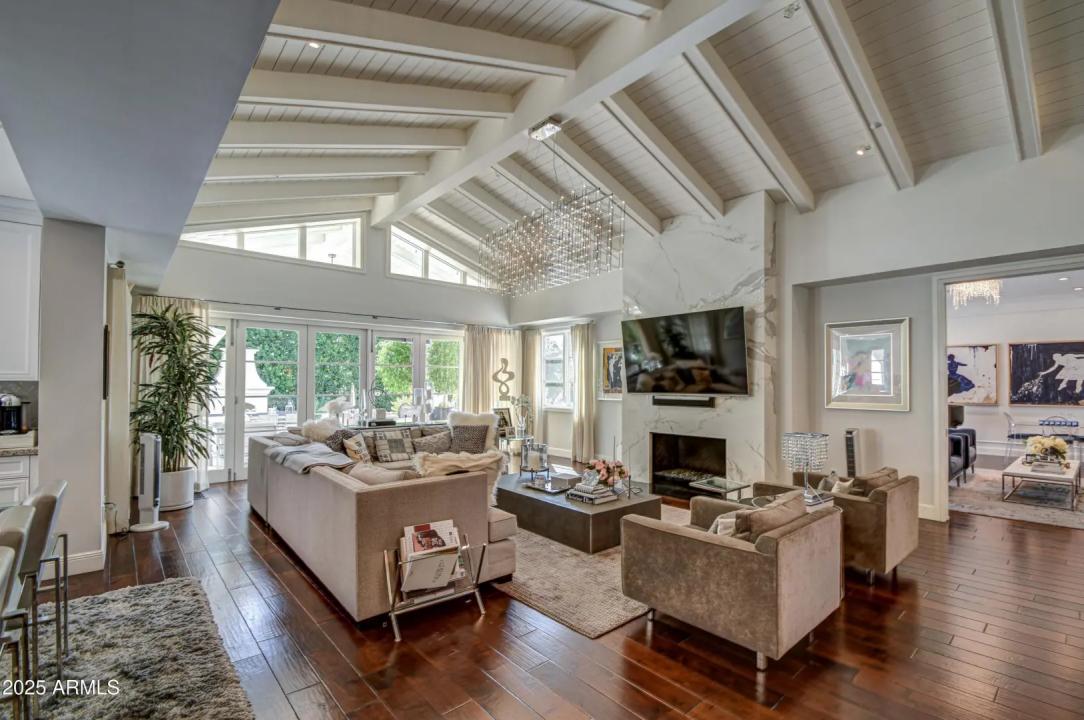 Real Estate Picture 6