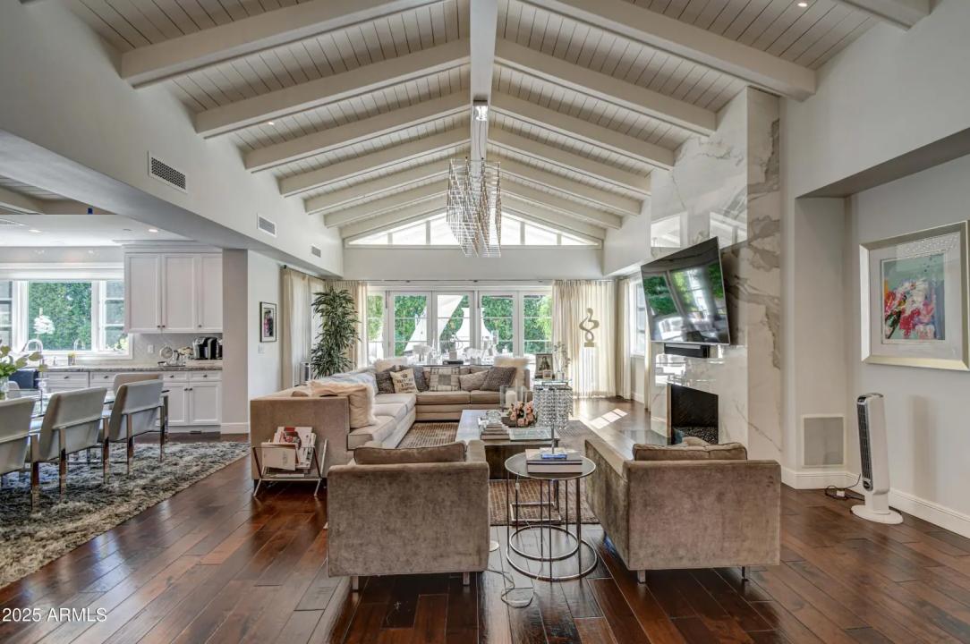 Real Estate Picture 7