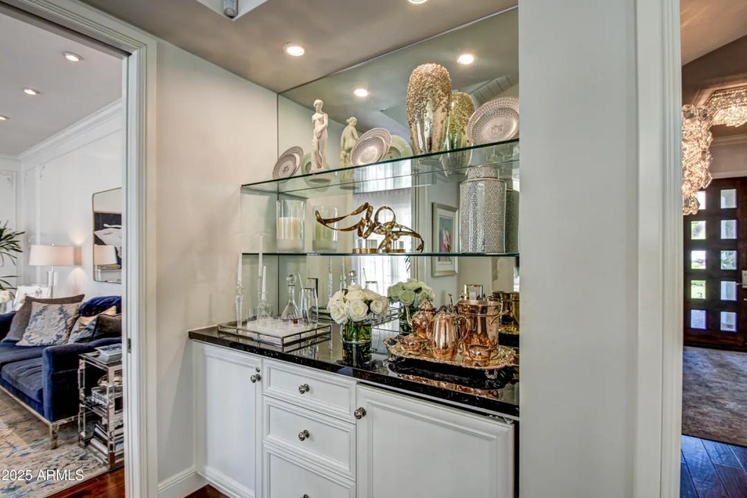 Real Estate Picture 5