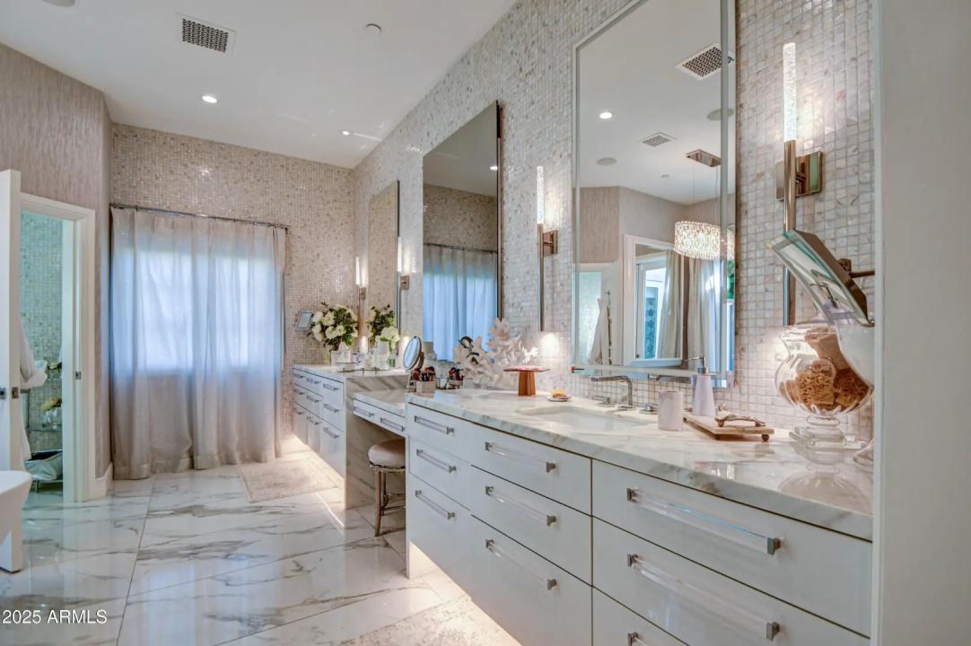 Real Estate Picture 19