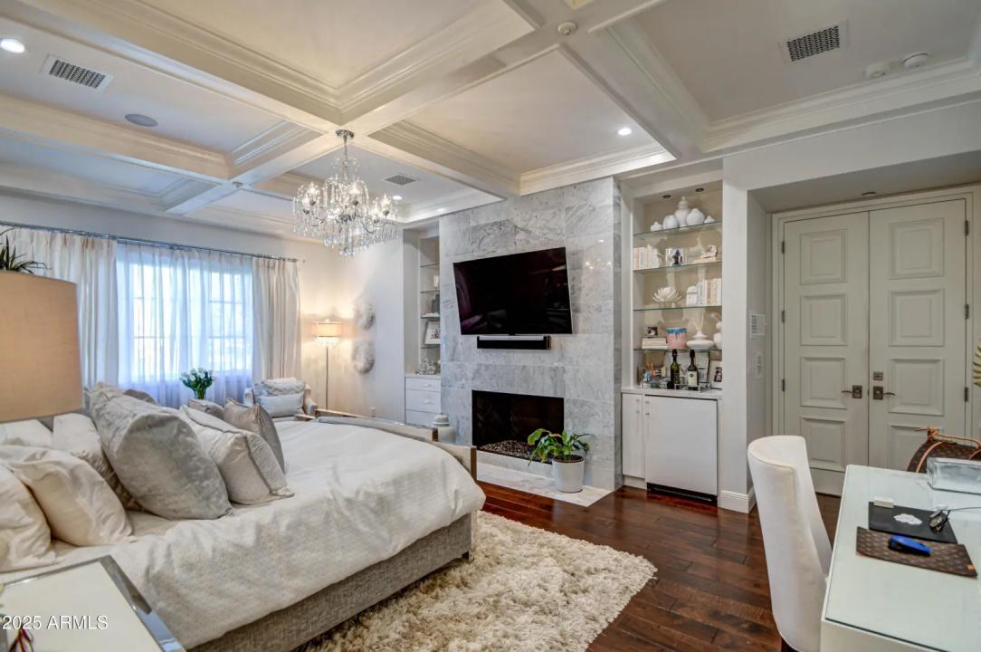 Real Estate Picture 18