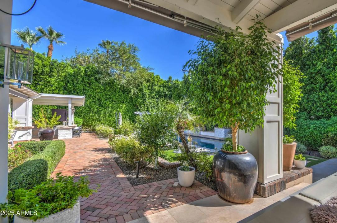 Real Estate Picture 44