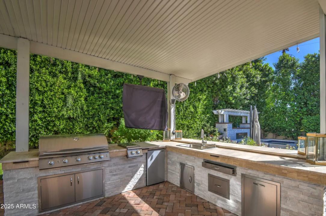 Real Estate Picture 40