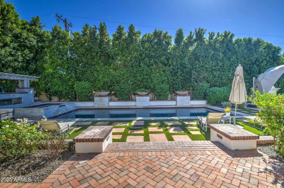 Real Estate Picture 41