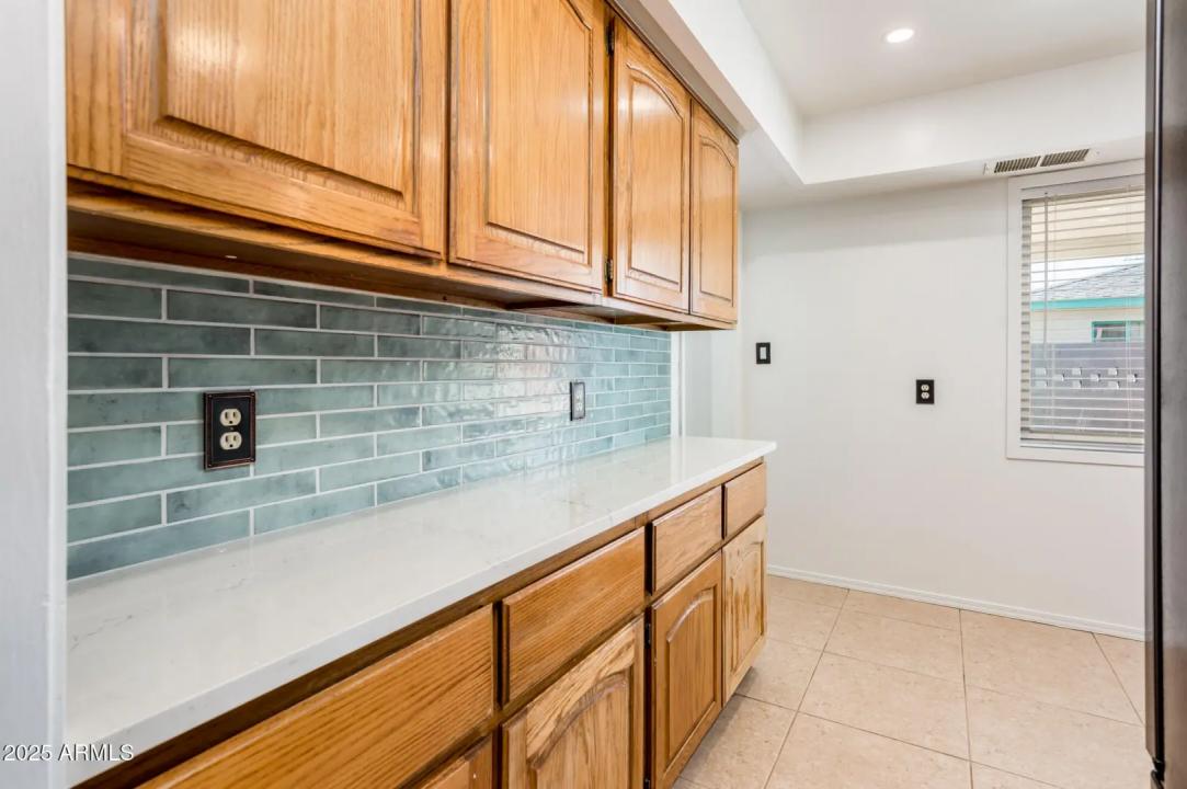 Real Estate Picture 6