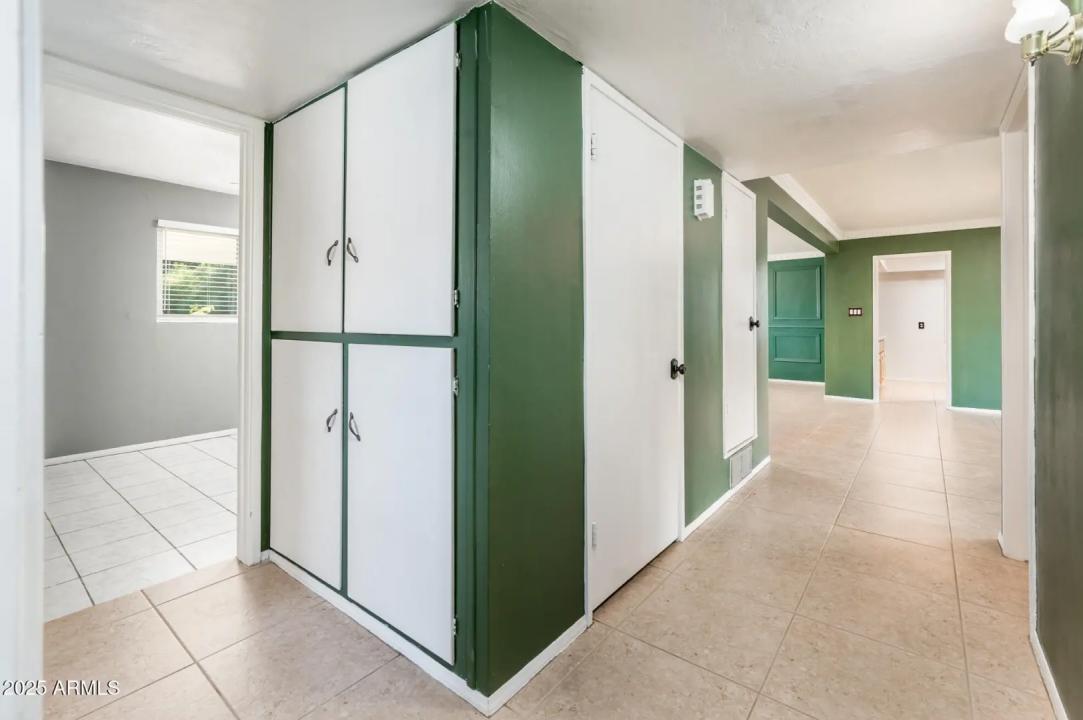 Real Estate Picture 12