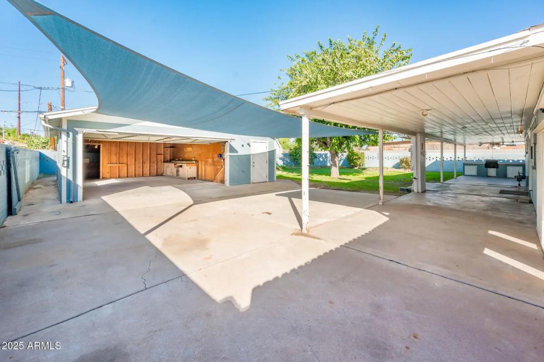 Real Estate Picture 23