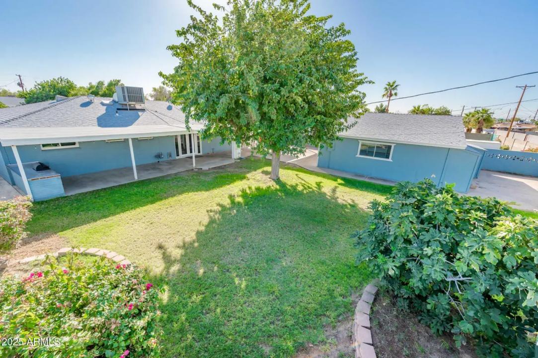 Real Estate Picture 17