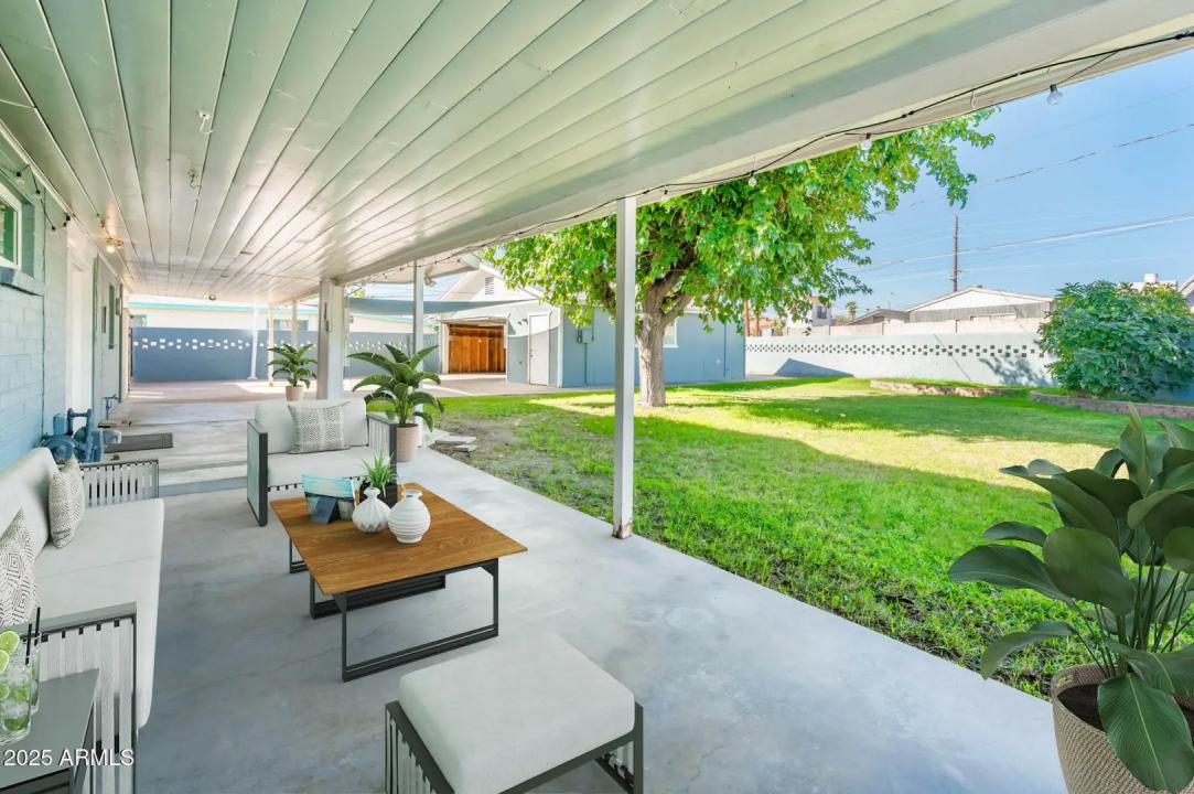 Real Estate Picture 14