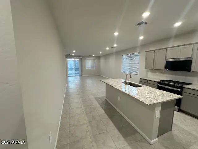 Real Estate Picture 3