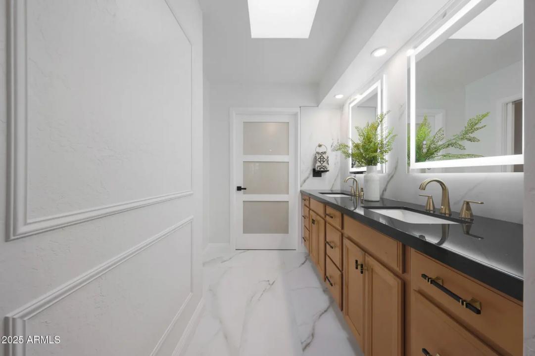 Real Estate Picture 23