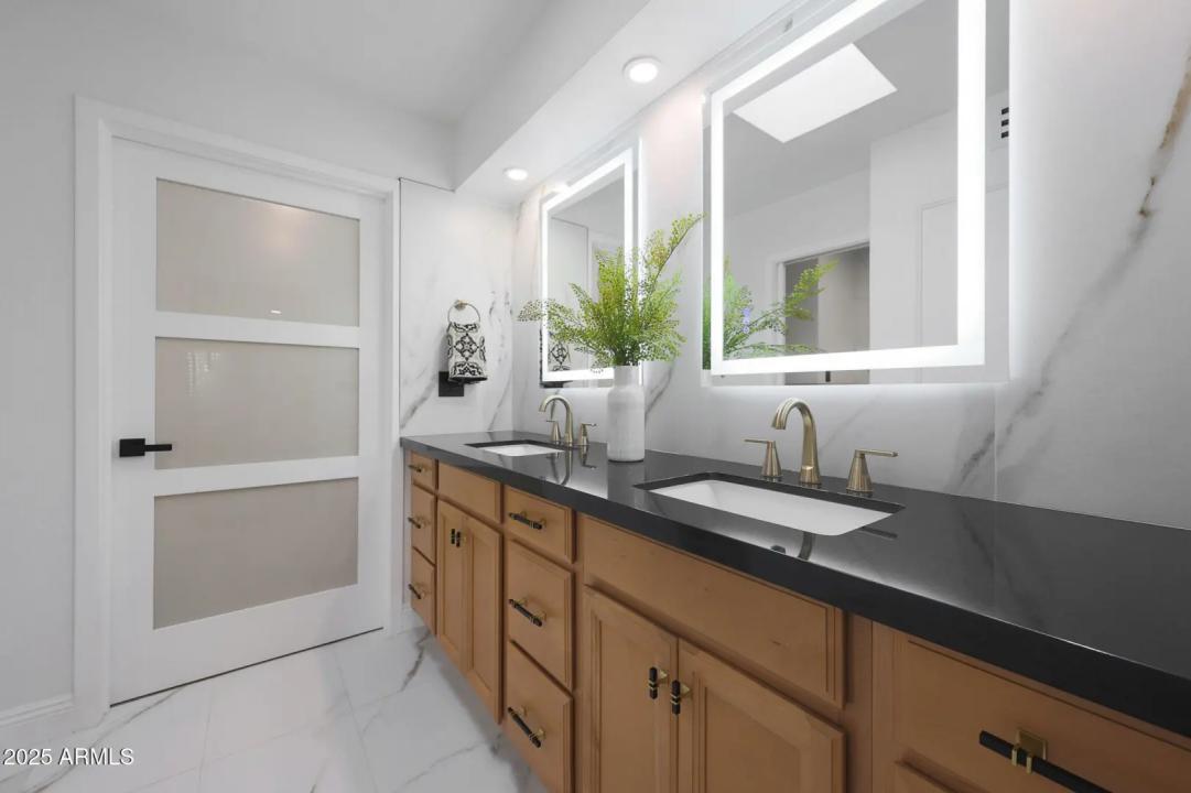 Real Estate Picture 24