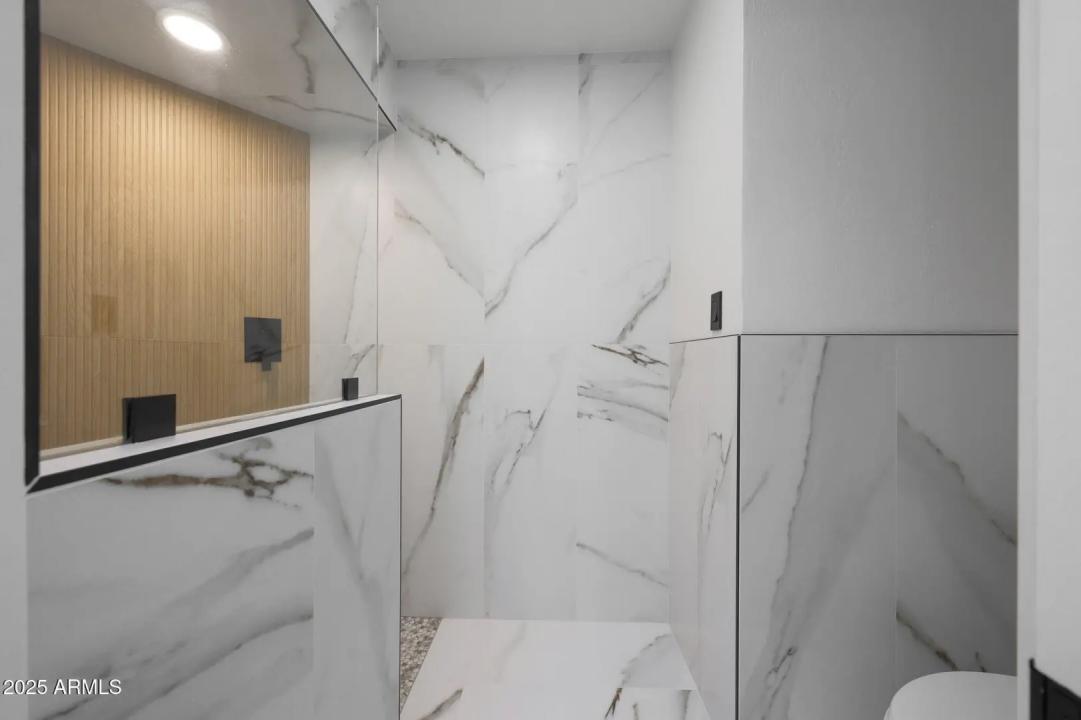 Real Estate Picture 25