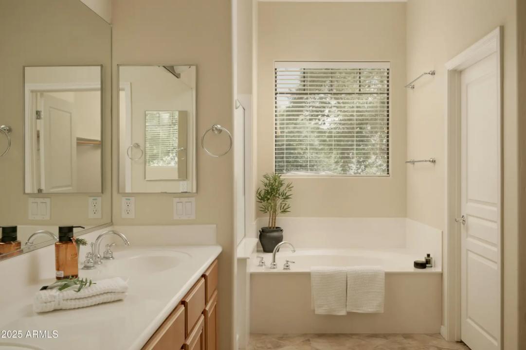 Real Estate Picture 13