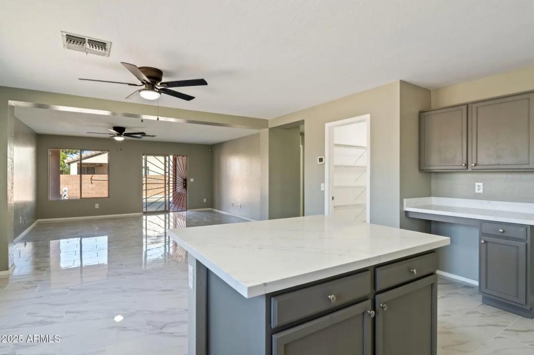 Real Estate Picture 7