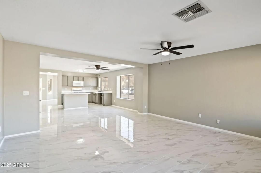 Real Estate Picture 11