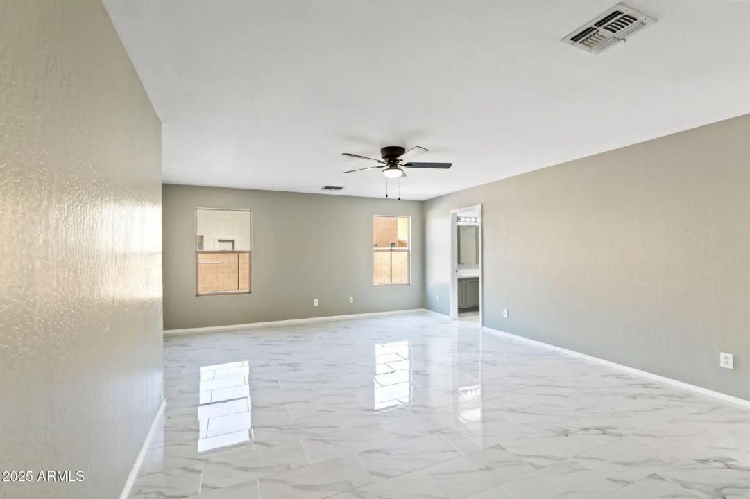 Real Estate Picture 13