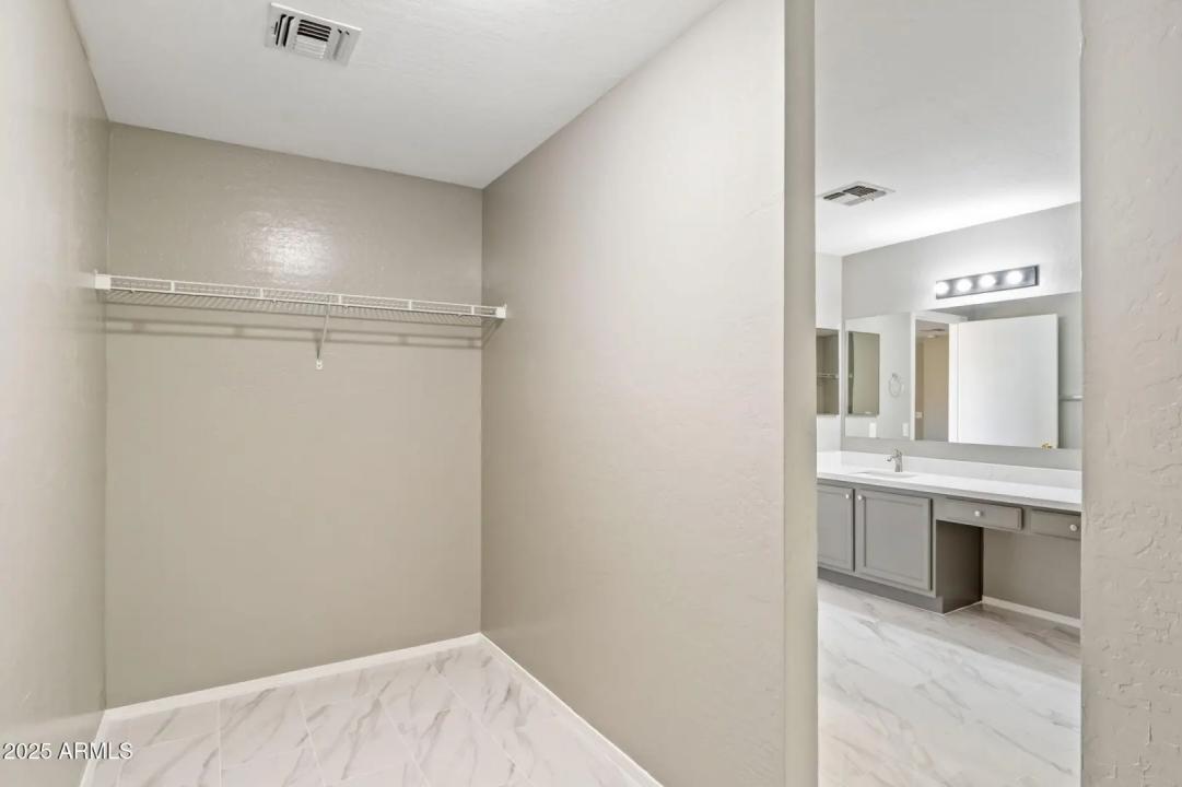 Real Estate Picture 17