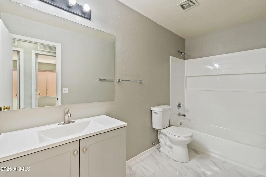 Real Estate Picture 22